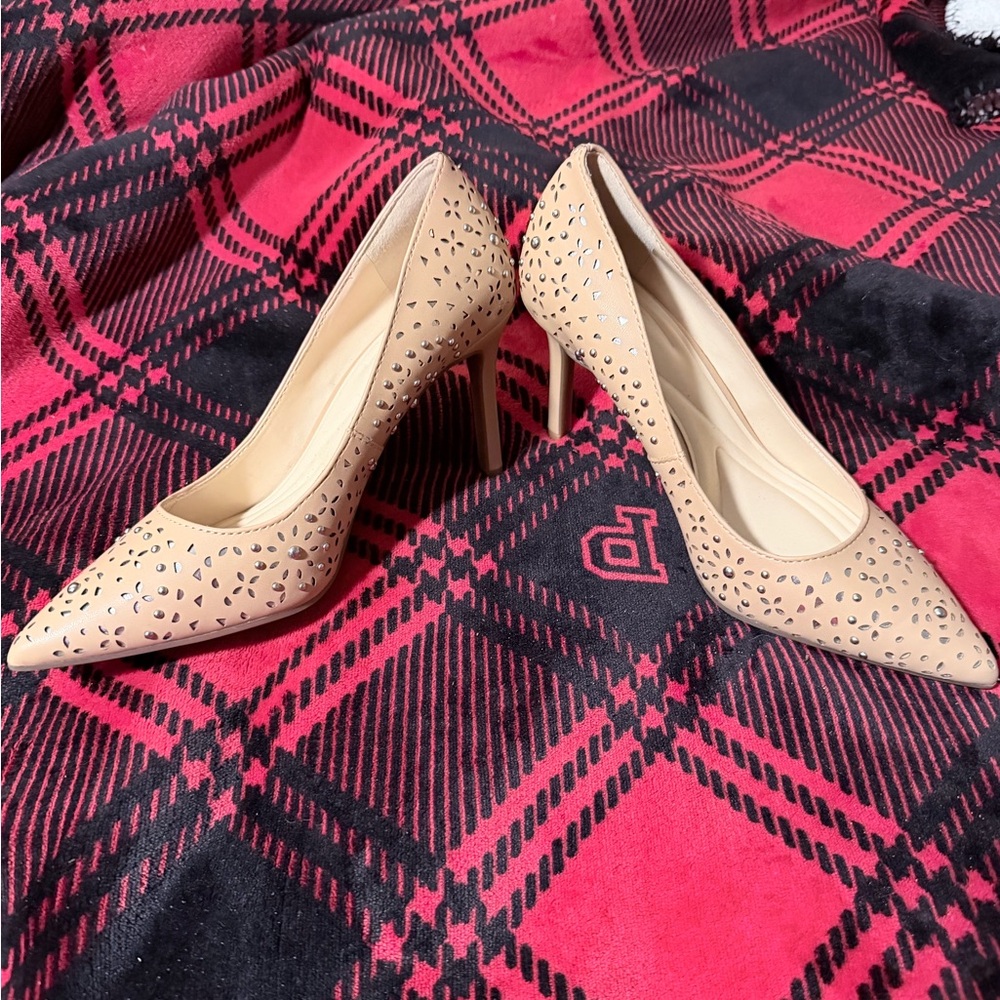 Jessica Simpson Beige Patterned Heels